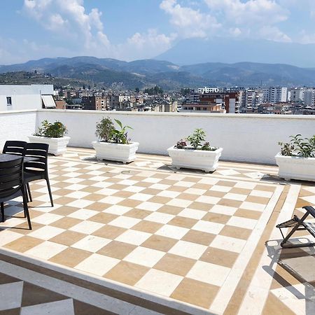 Appartement Magnolia Luxury Penthouse à Berat Extérieur photo
