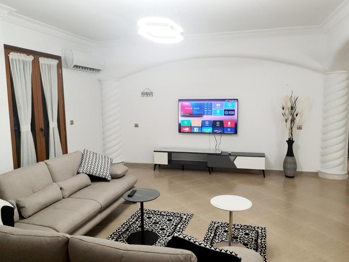 Appartement Magnolia Luxury Penthouse à Berat Extérieur photo