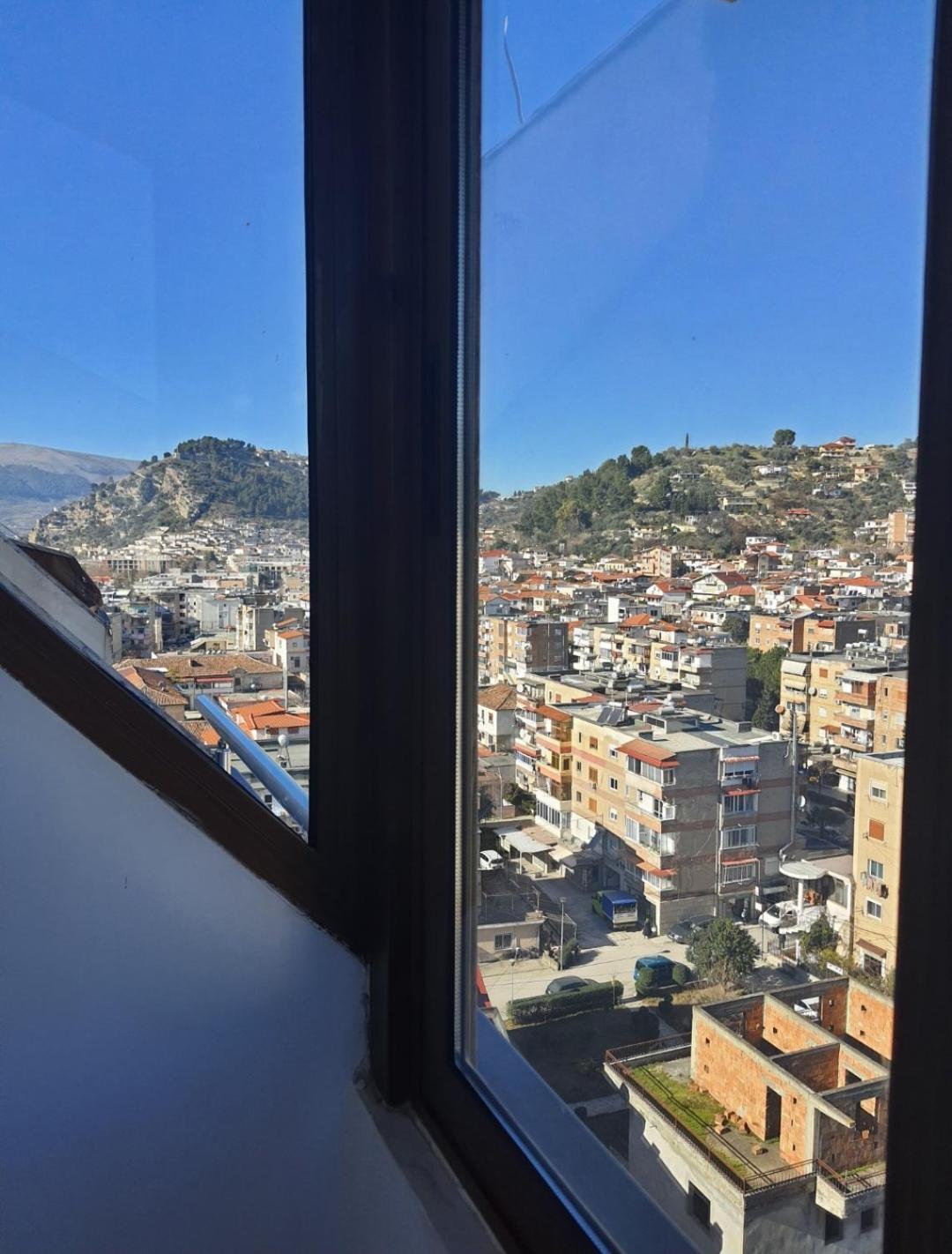 Appartement Magnolia Luxury Penthouse à Berat Extérieur photo