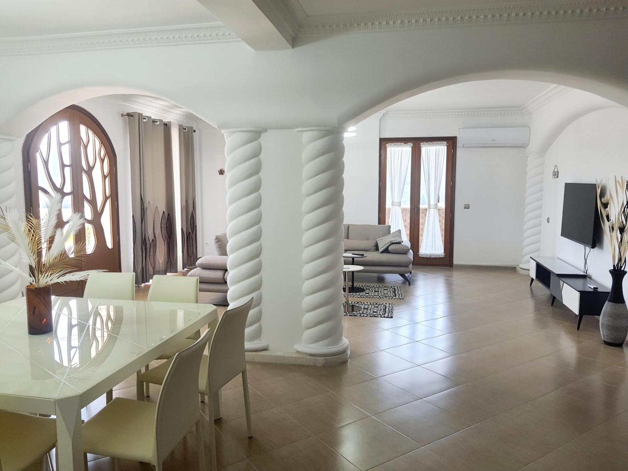 Appartement Magnolia Luxury Penthouse à Berat Extérieur photo